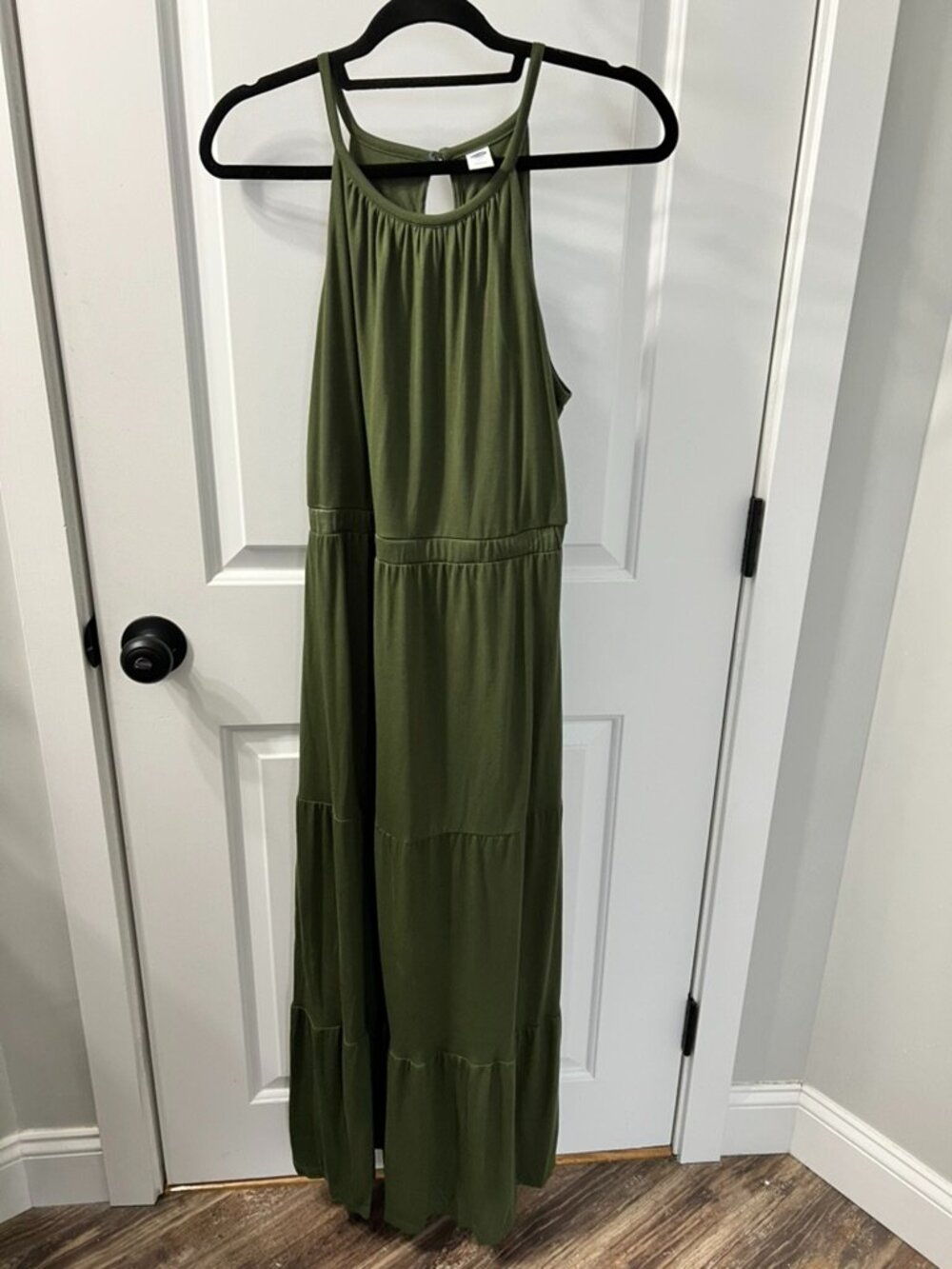 Old Navy Olive Green Tiered Maxi Dress Women's Medium Sleeveless Keyhole Back